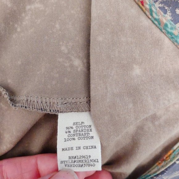 BKE Gimmicks Split Back Trapeze Tank Top NEW M - Picture 3 of 5